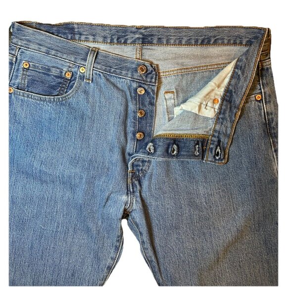 Levis Jeans 501 Men's Jeans Blue Denim Straight Leg Button Fly Size 35x30 - Picture 5 of 12